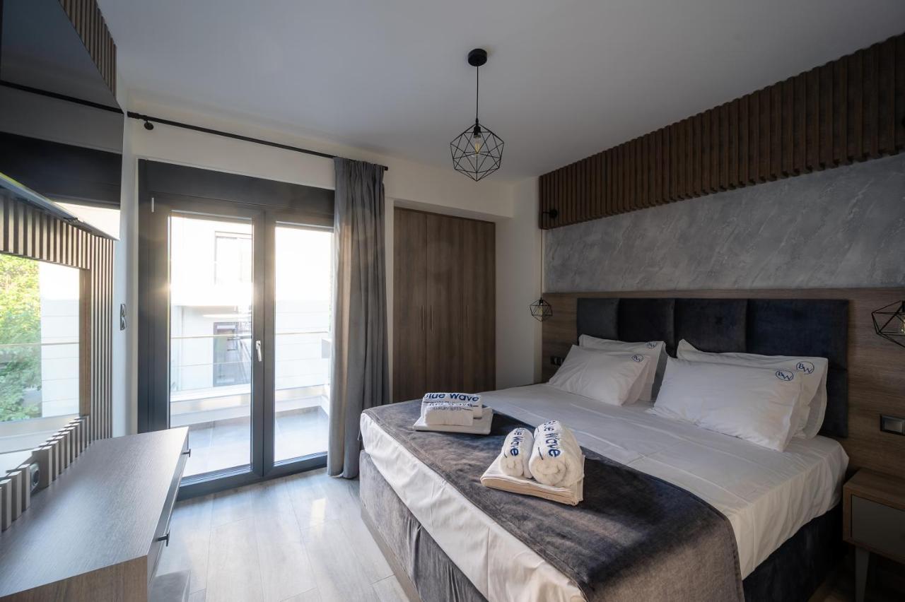 Blue Wave Luxury Suites Nea Iraklitsa Екстер'єр фото