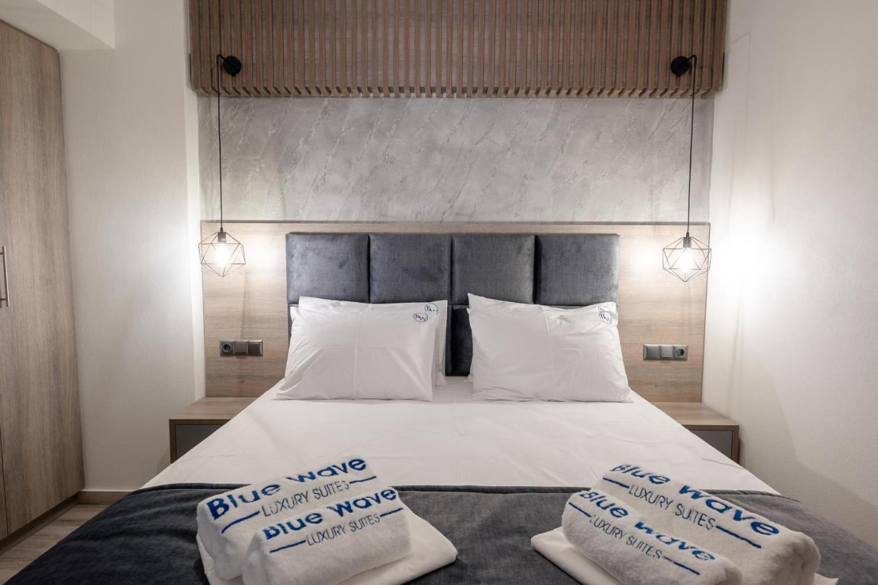Blue Wave Luxury Suites Nea Iraklitsa Екстер'єр фото