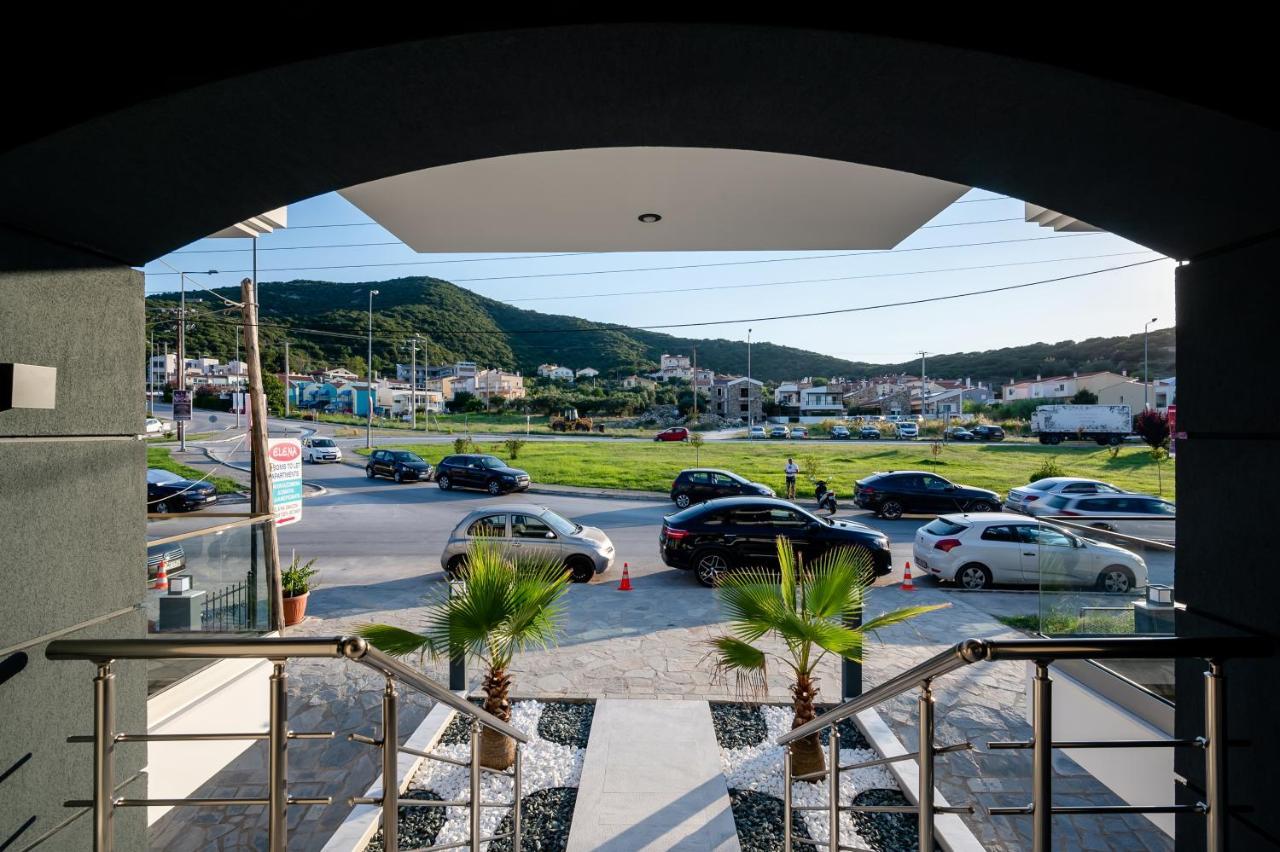 Blue Wave Luxury Suites Nea Iraklitsa Екстер'єр фото