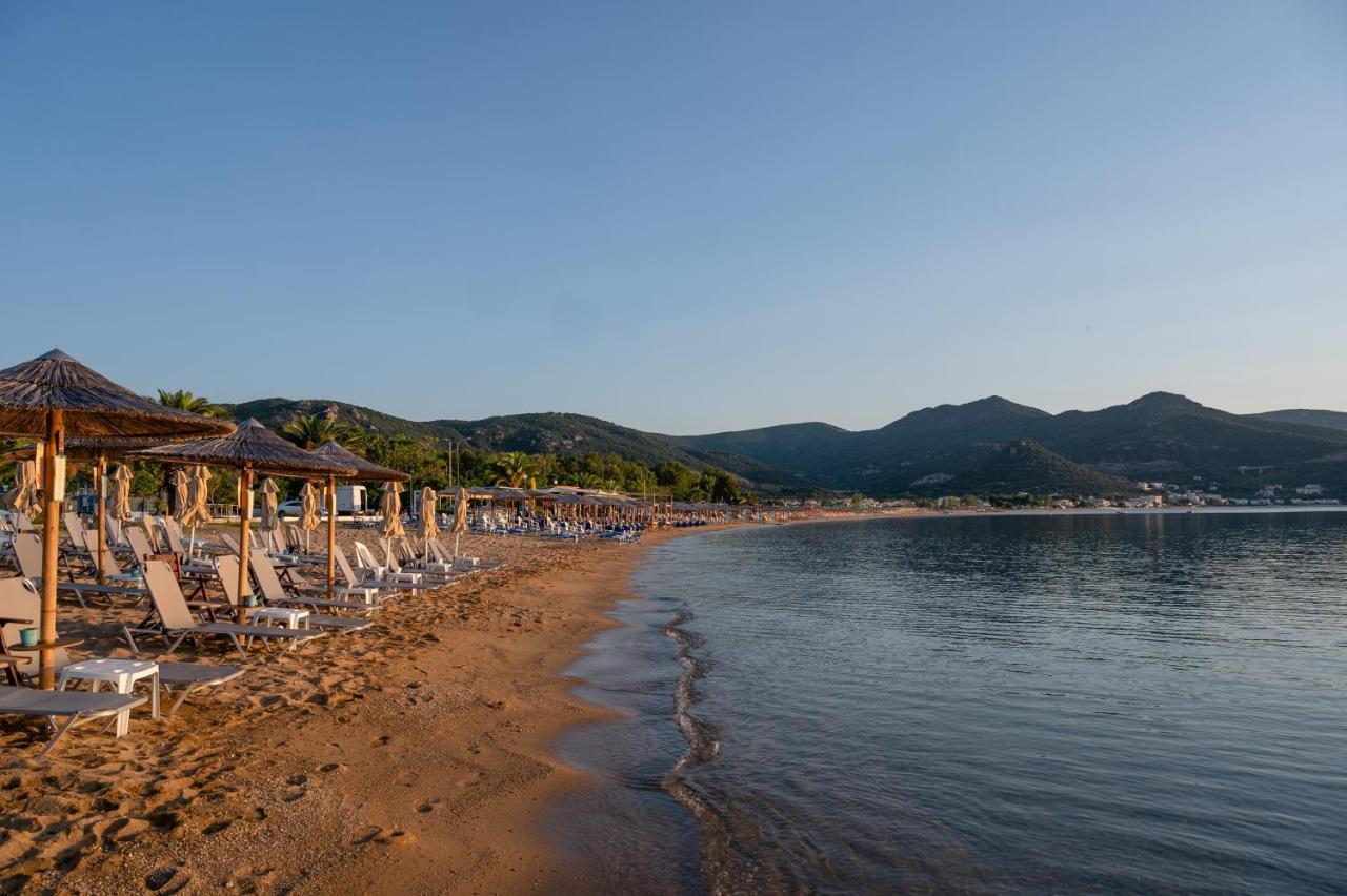 Blue Wave Luxury Suites Nea Iraklitsa Екстер'єр фото