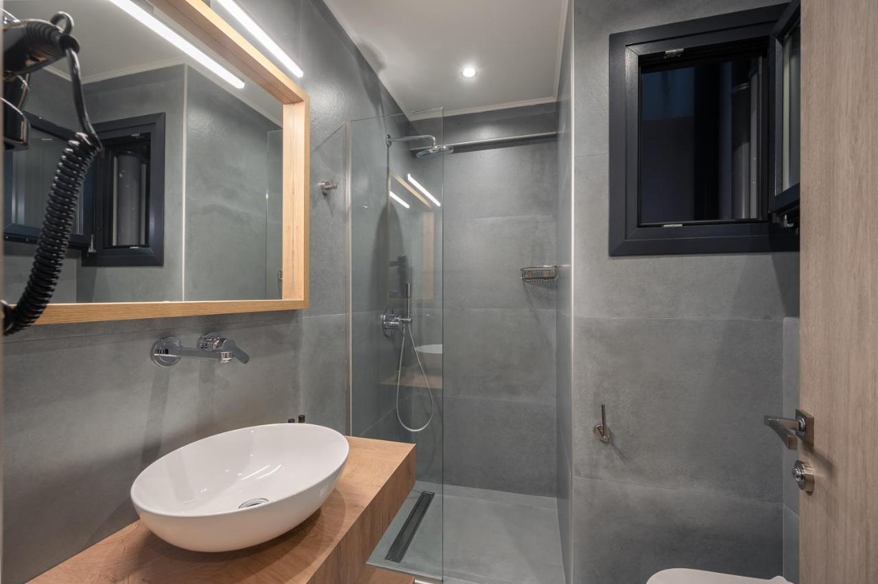Blue Wave Luxury Suites Nea Iraklitsa Екстер'єр фото