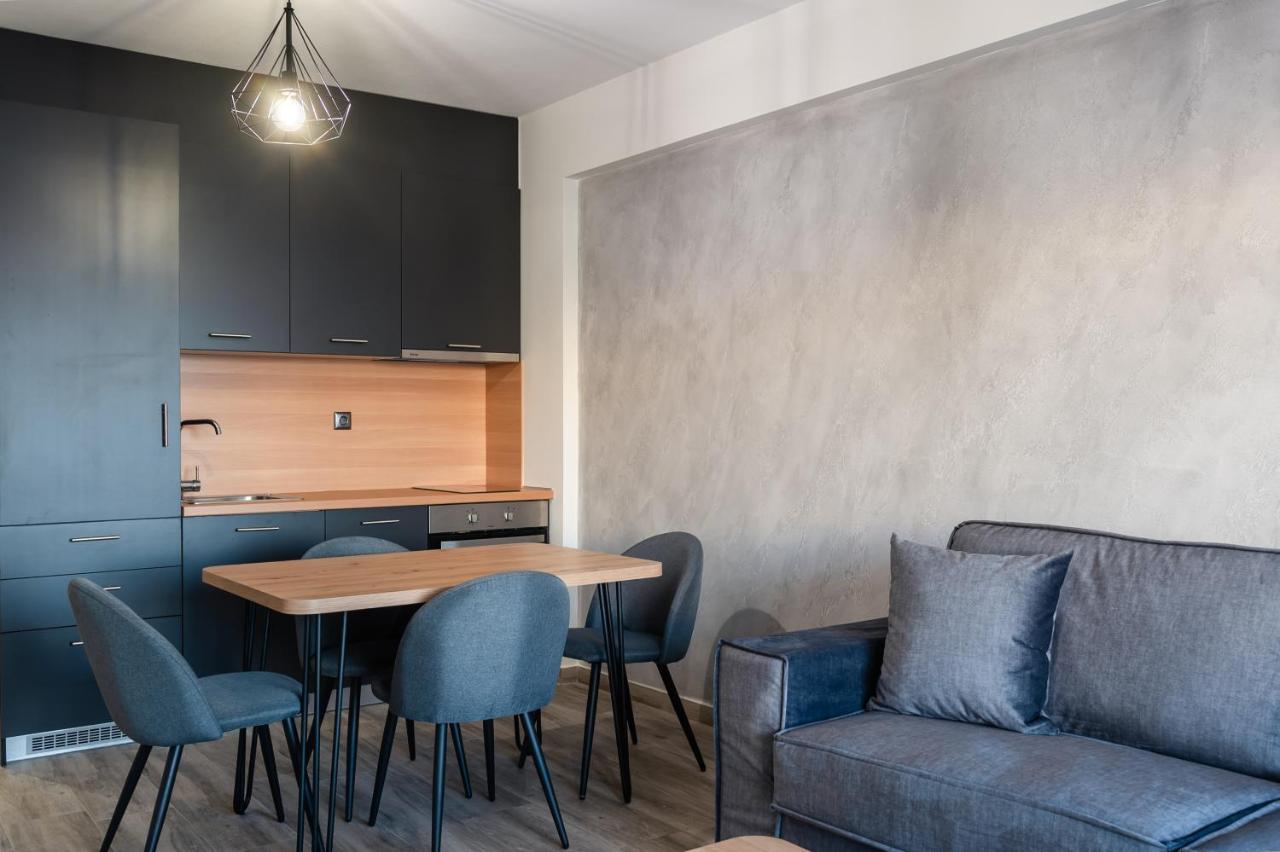 Blue Wave Luxury Suites Nea Iraklitsa Екстер'єр фото
