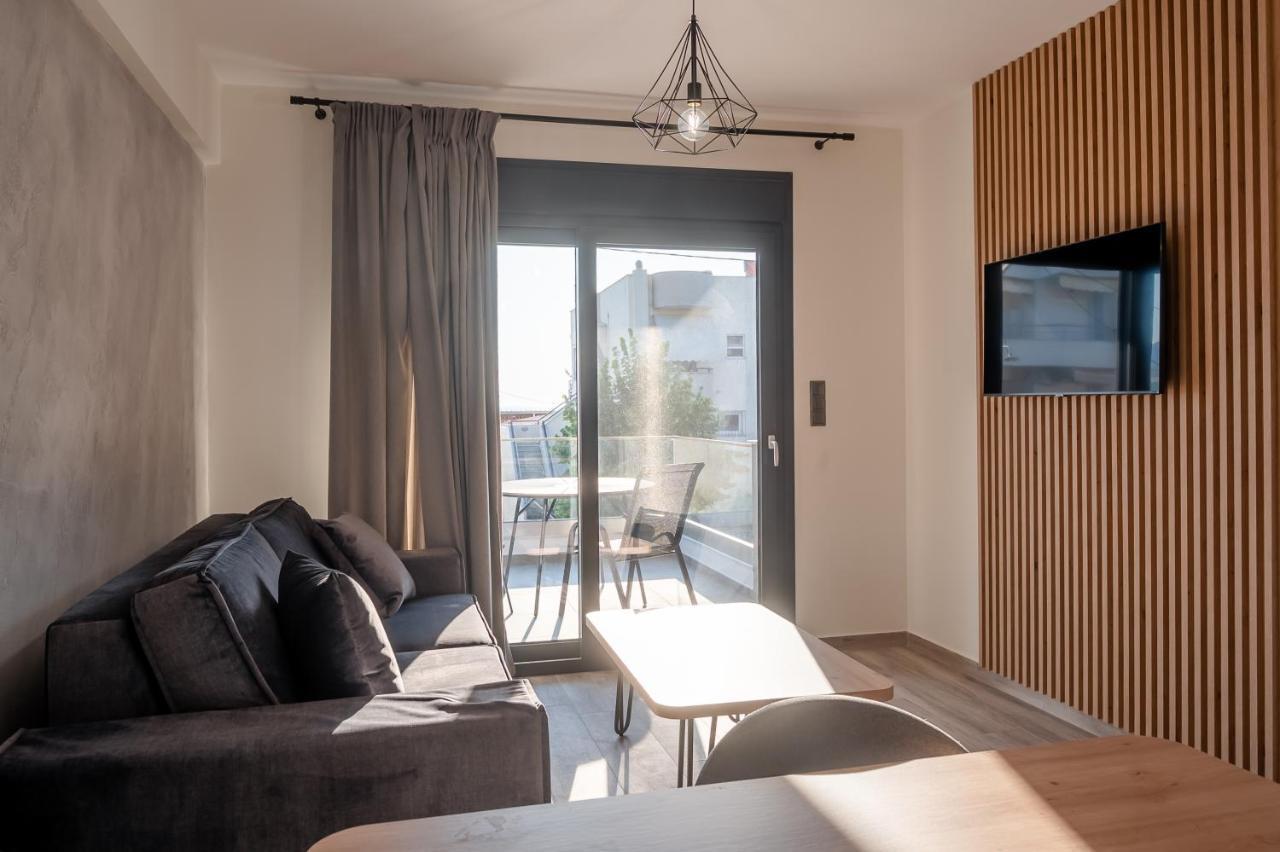 Blue Wave Luxury Suites Nea Iraklitsa Екстер'єр фото