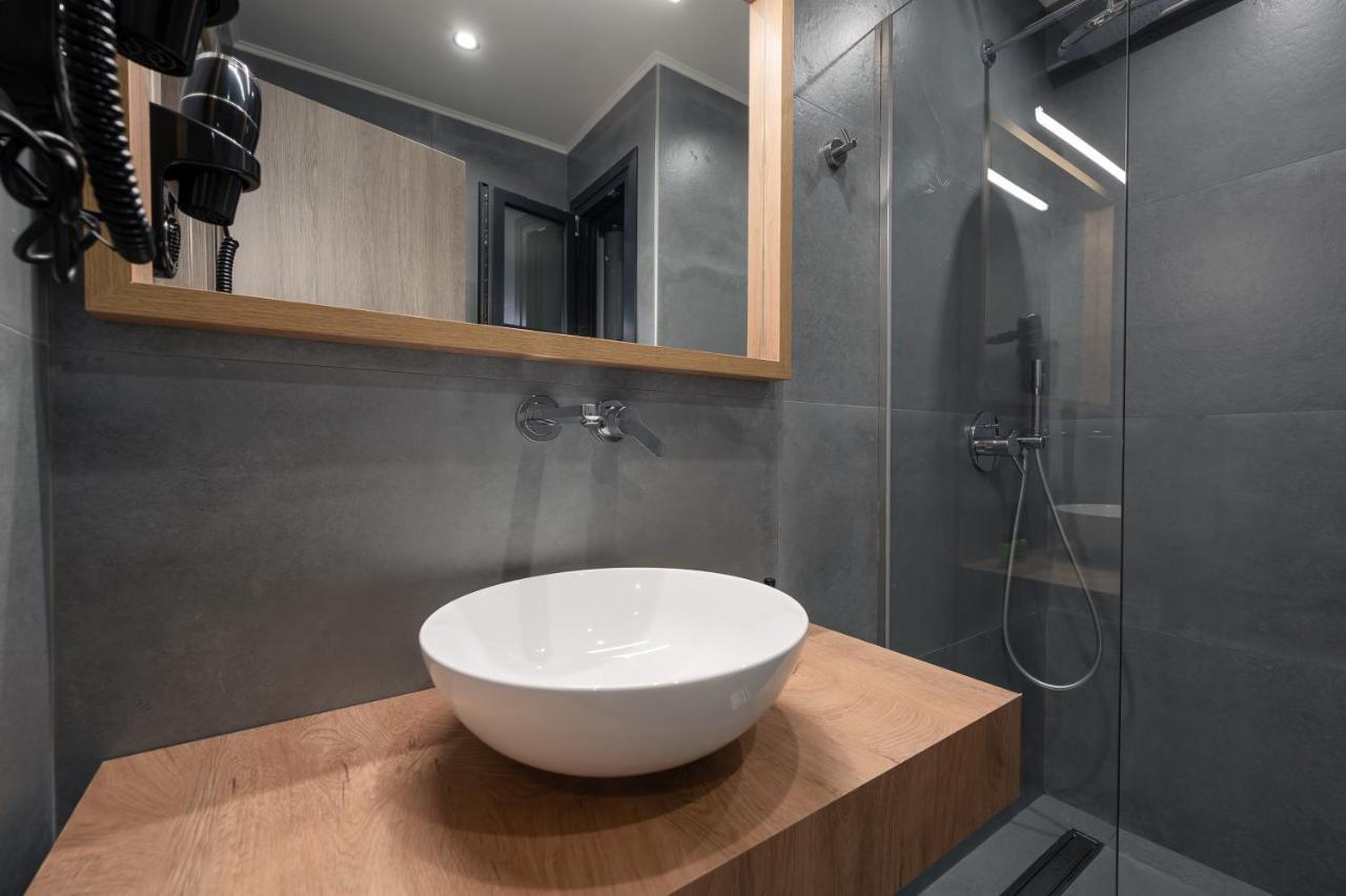 Blue Wave Luxury Suites Nea Iraklitsa Номер фото